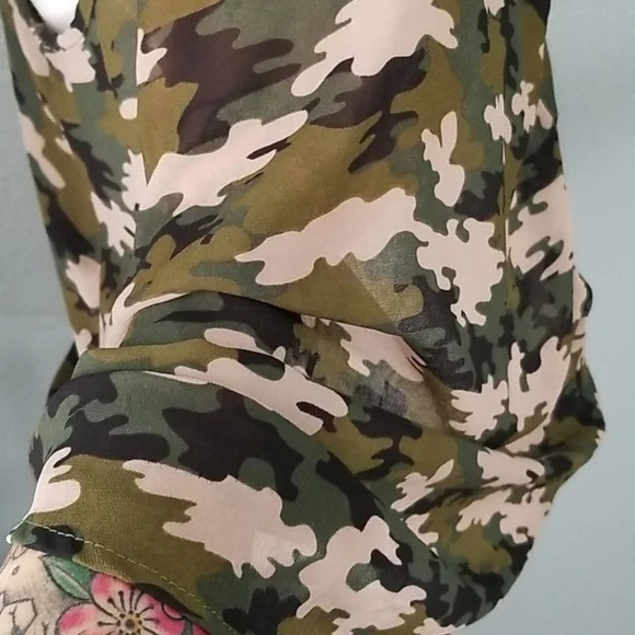 Iris Los Angeles Plus Racer Back Camo Tank Top - Picture 7 of 7